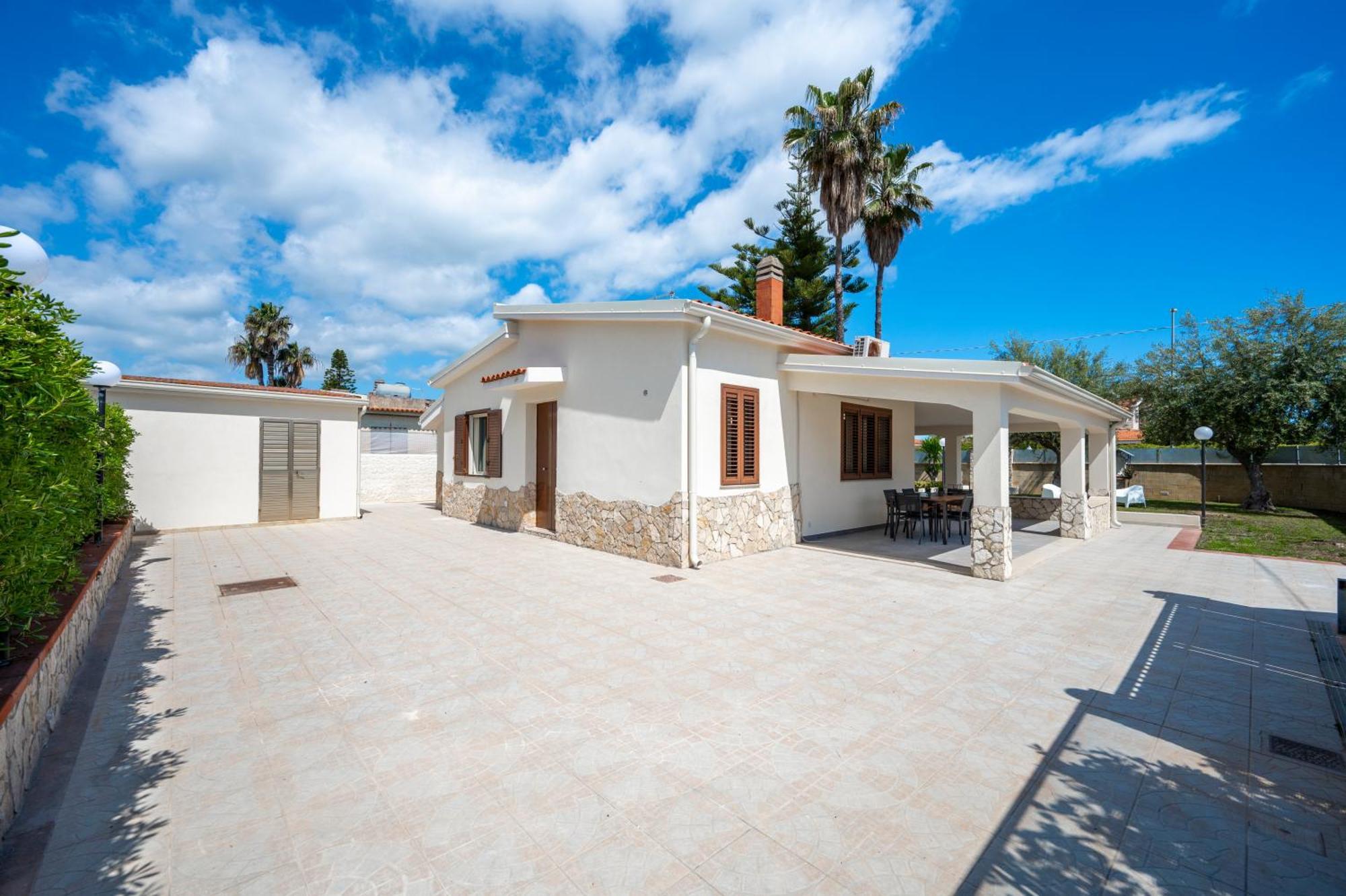 Carmela Villa